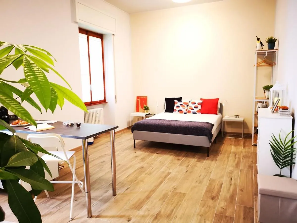 Apartament Cozy Studio 50 Meters From The Metro Mediolan Włochy
