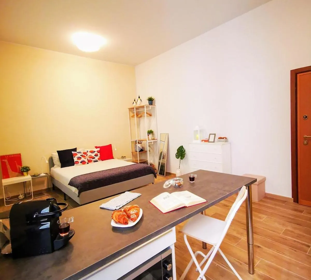Cozy Studio 50 Meters From The Metro Milan Apartment